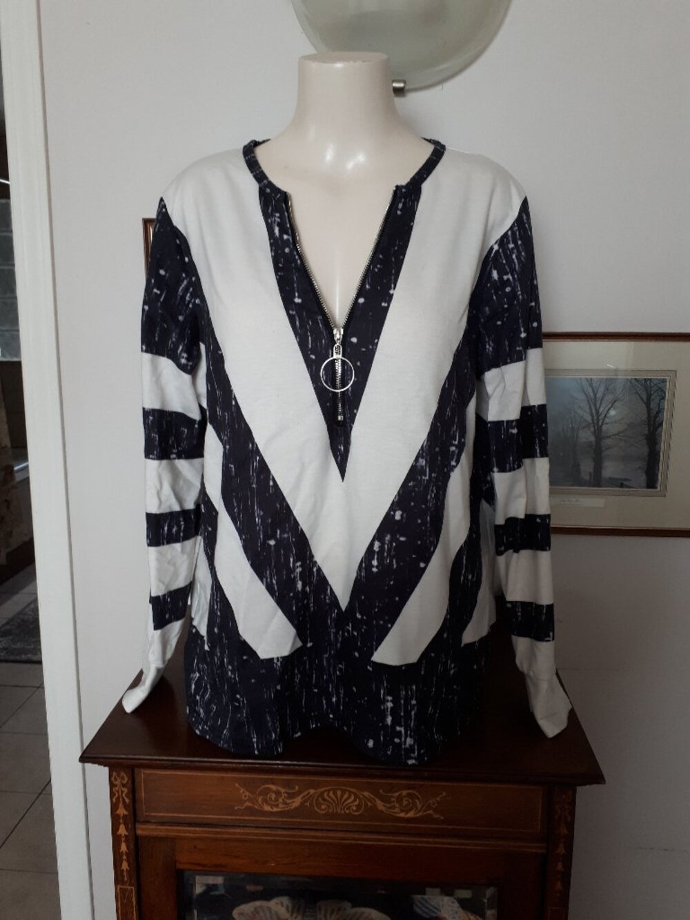 Top - Black & White with Zipper Neckline - Sz. L/XL